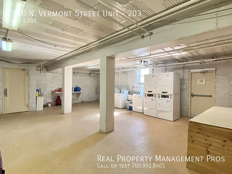 2040 N Vermont St #203 — Photo 17