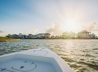 236 Reserve Ln, Rockport, TX 78382