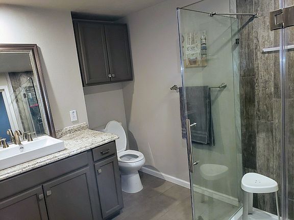 4th image of 3090 Pine Dr
