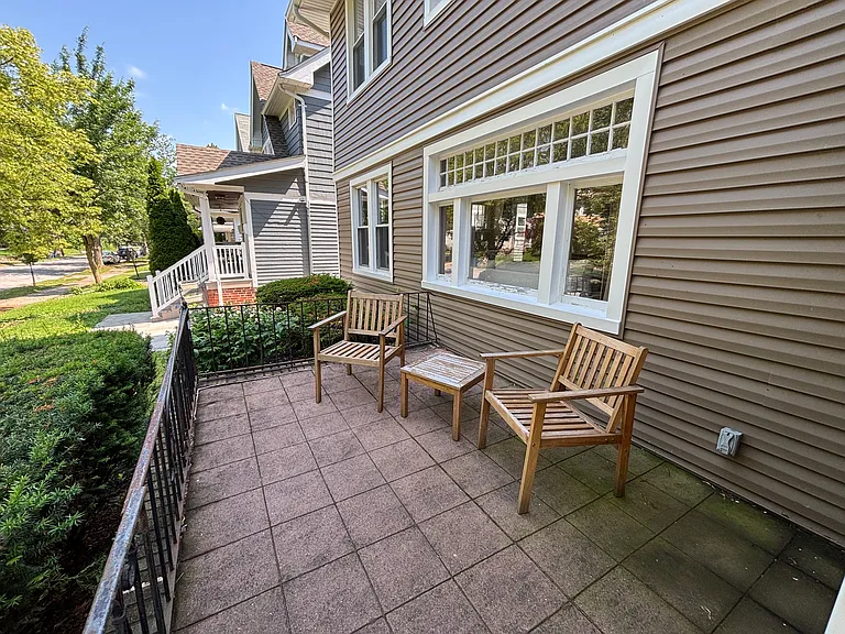 1239 Hathaway Ave — Photo 17