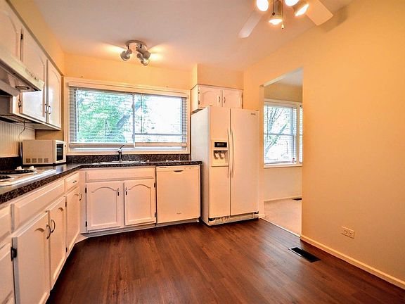 2nd image of 112 Dartford Ln
