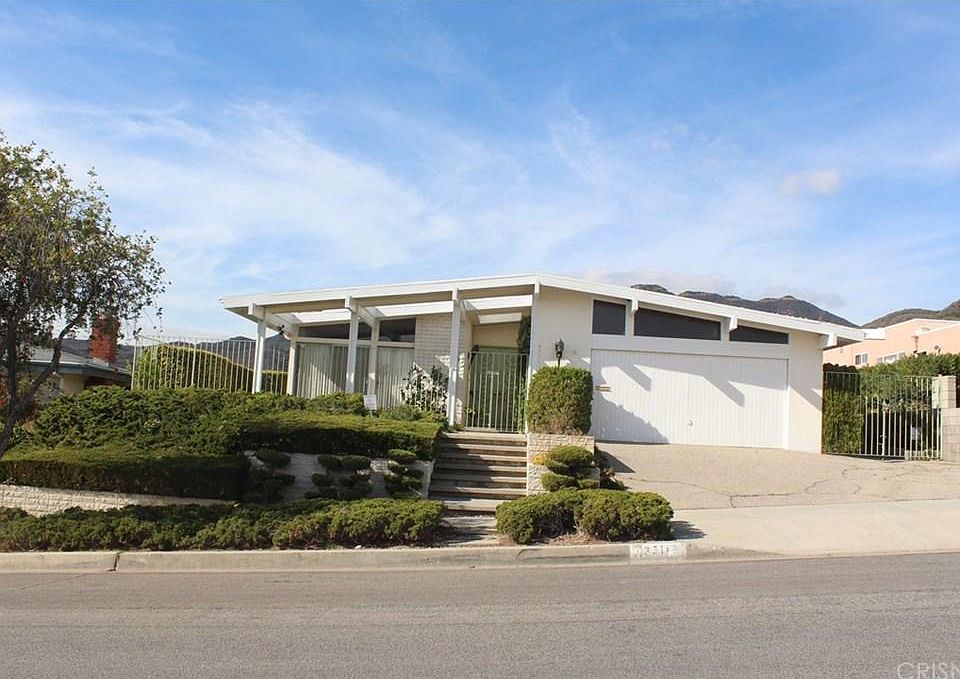 1st image of 3511 Shoreheights Dr