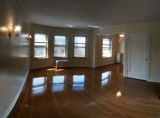 5947 N Winthrop Ave #3B, Chicago, IL 60660