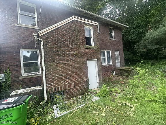 4th image of 1043 S Webb Ave