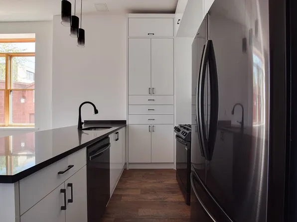 211 Jackson St #3B, Brooklyn, NY 11211