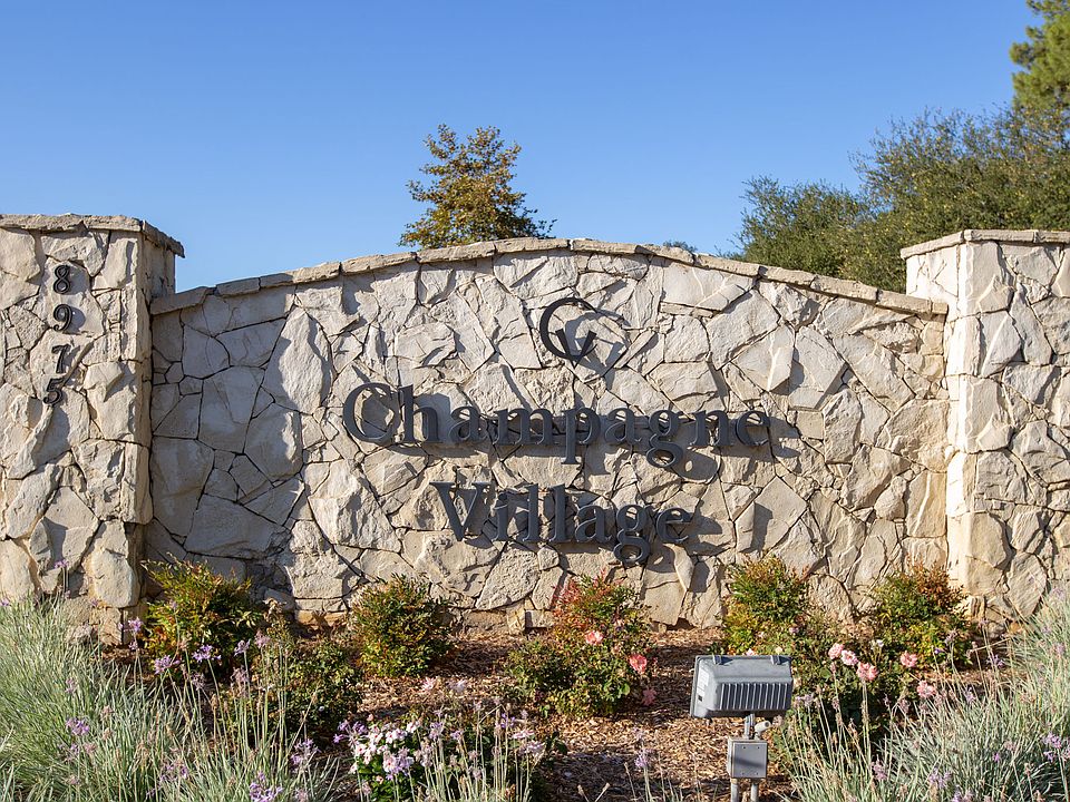 2nd image of 8975 Lawrence Welk Dr Spc 81