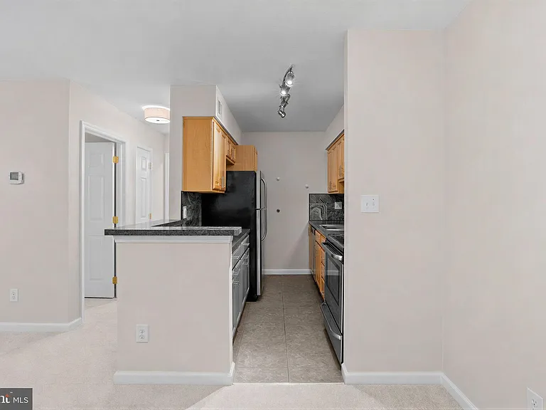 8110 Colony Point Rd #H — Photo 11