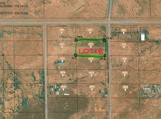 937 Meteor Dr, Winslow, AZ 86047