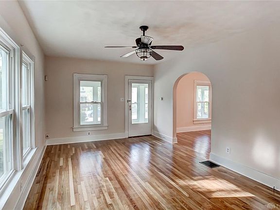 4th image of 829 Bellaire Ave