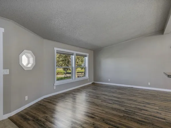 15376 SW Riggs Rd, Powell Butte, OR 97753