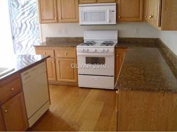 5th image of 8261 Lancia Ave