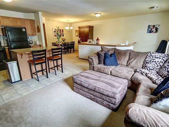 4th image of 10511 140th St Ct E Unit 24