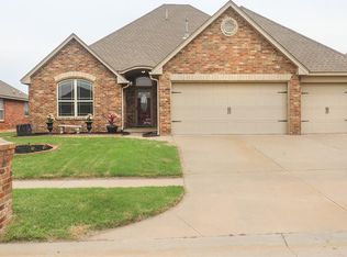 2712 Busheywood Dr, Yukon, OK 73099