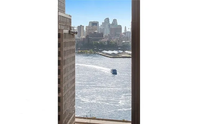 Rented by R New York | media 4