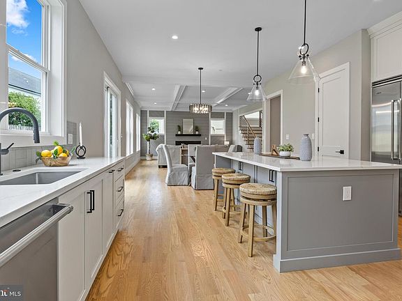 2nd image of 5912 Kingswood Rd