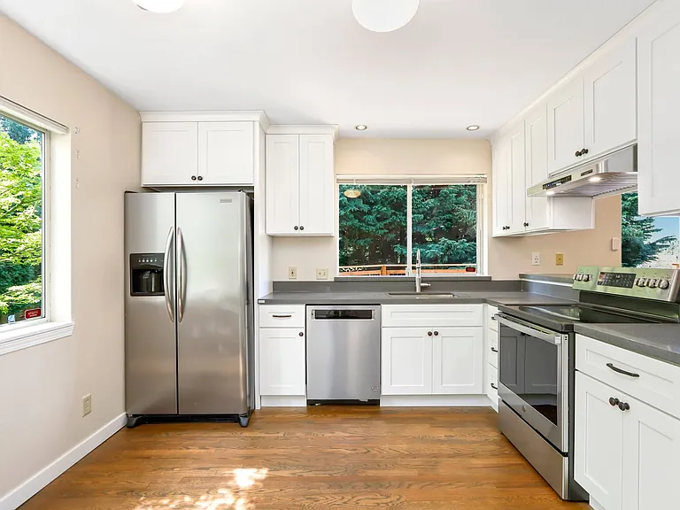 2535 Jones Ave NE — Photo 20