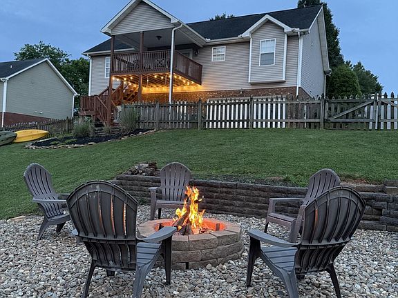 2nd image of 233 Ridgefield Dr