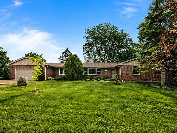 2nd image of 1447 Carol Ln