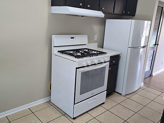 4th image of 231 E Oak Cliff Ct APT 2