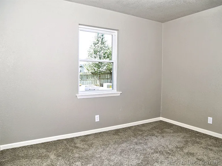 1262 E 140th St — Photo 26