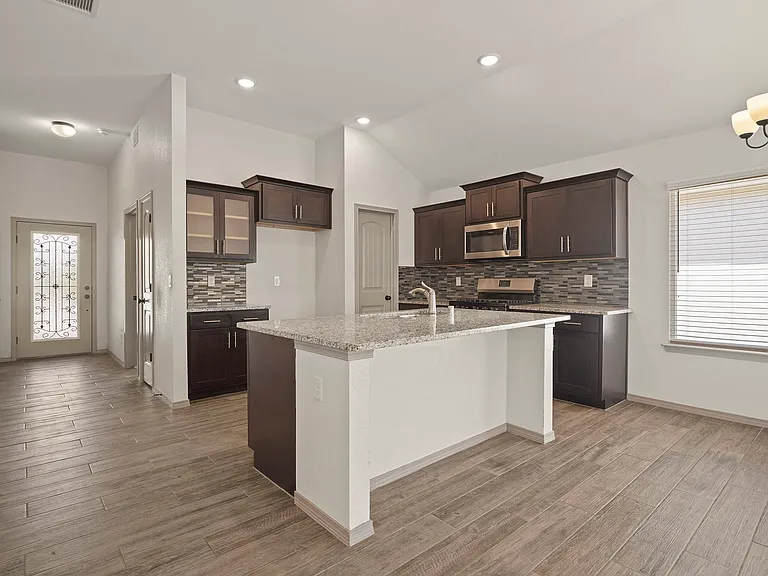 Kitchen/dining room area