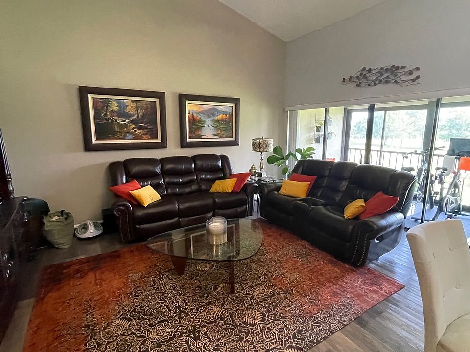 1st image of 5861 Parkwalk Dr