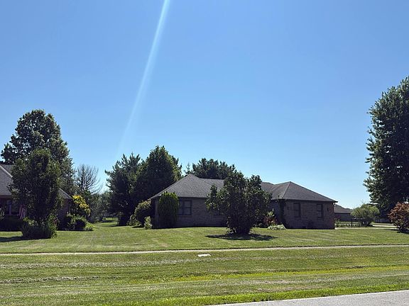 3rd image of 1426 Temple Dr