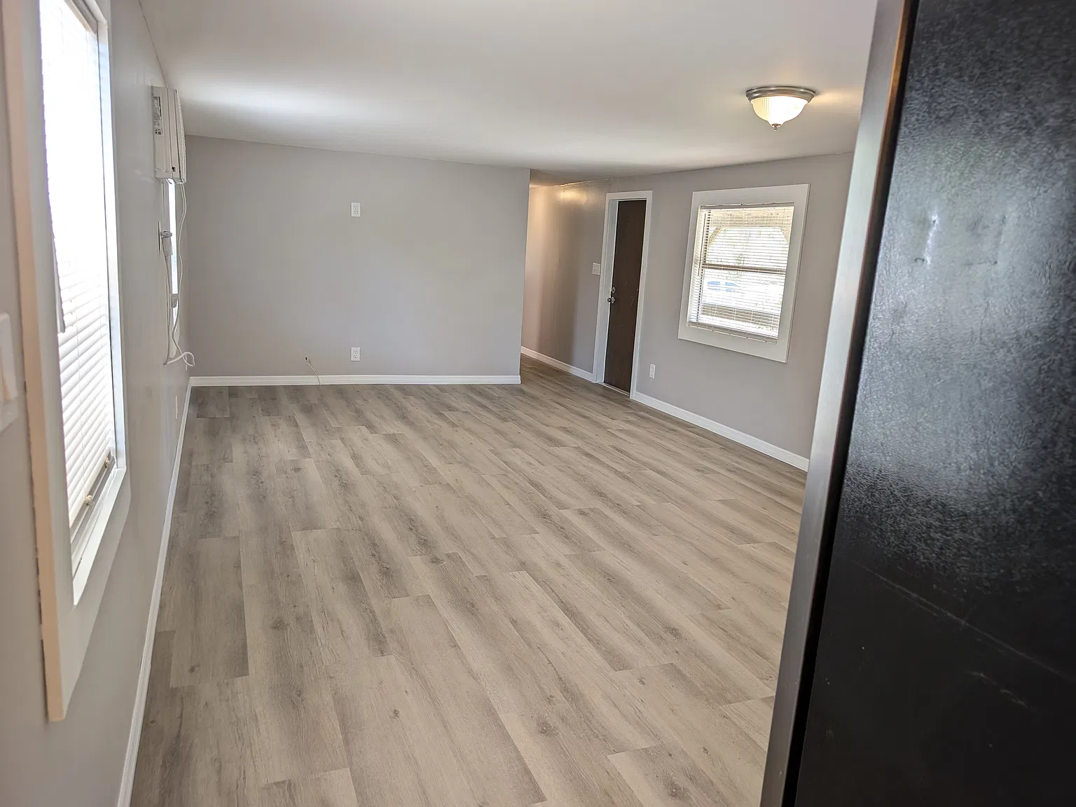 3 bed, 924 sqft, $1,300 — Photo 4