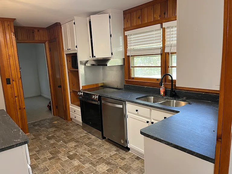 113 Geneva St — Photo 6