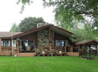 47676 Harbor Dr, Chesterfield, MI