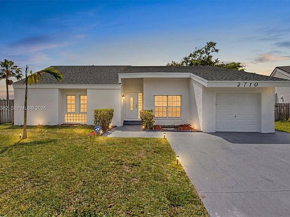3rd image of 2710 Azalea Ave