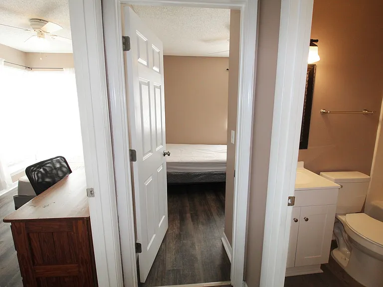 1330D Hunters Rd — Photo 14