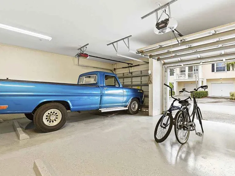 2-Car Garage