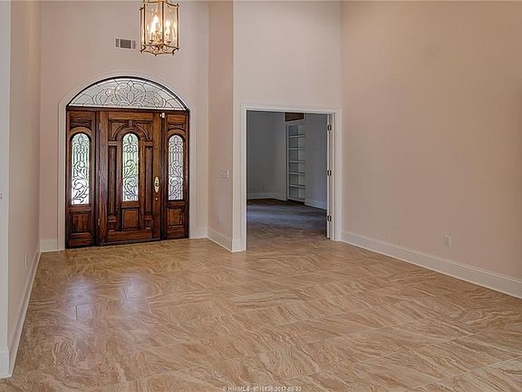 5th image of 4 Glenmoor Pl