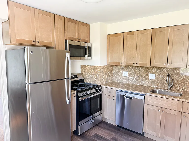 5027 Sargent Rd NE — Photo 4