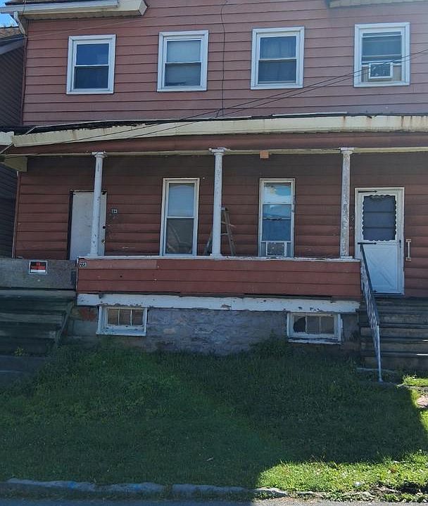 1st image of 723 3rd Ave