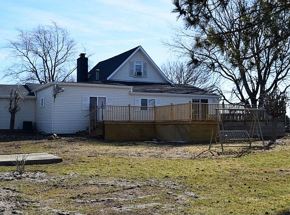 4th image of 172 S County Road 380 E