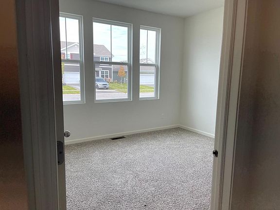 3rd image of 10415 Morse Pl