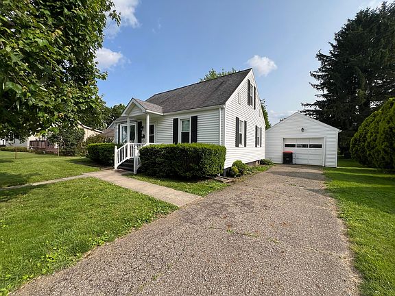 2nd image of 1001 Guckert Ave
