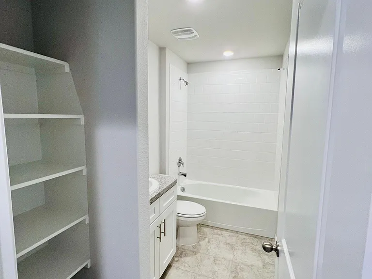 412 Alva St — Photo 25