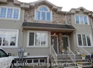 12 Calvanico Ln, Staten Island, NY 10314