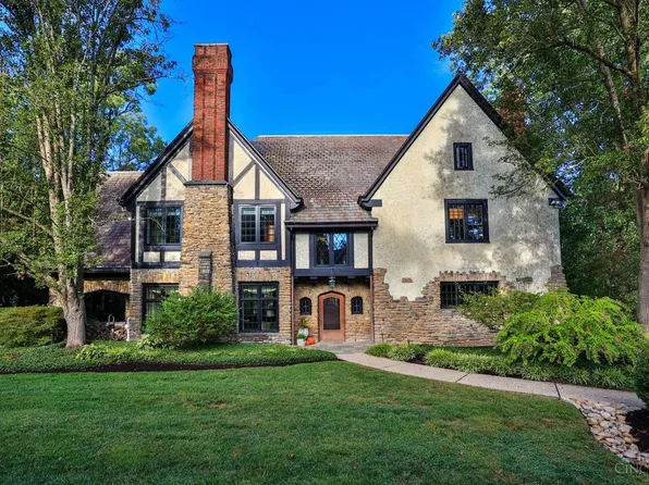 1221 Edwards Rd, Cincinnati, OH 45208