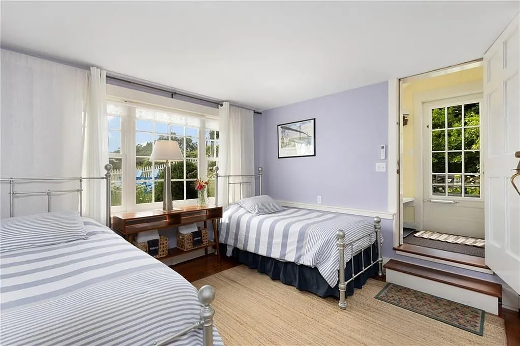 2 bed, 1.0 bath, 1207 sqft, $3,500 — Photo 3