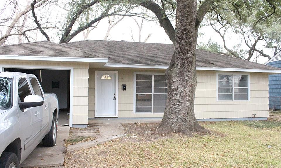 1st image of 8422 Sonneville Dr