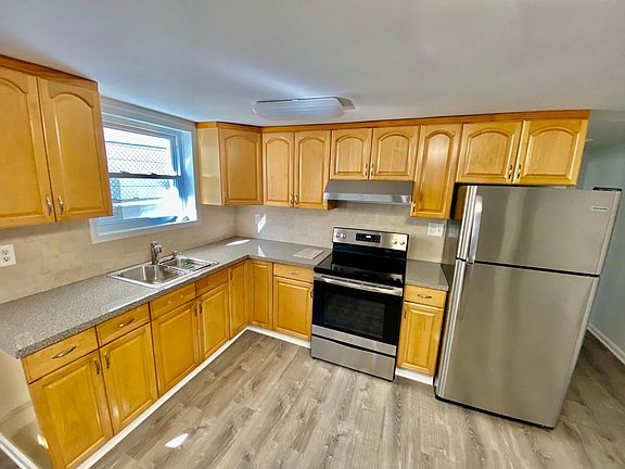 2nd image of 25 Jefferson St Floor 1