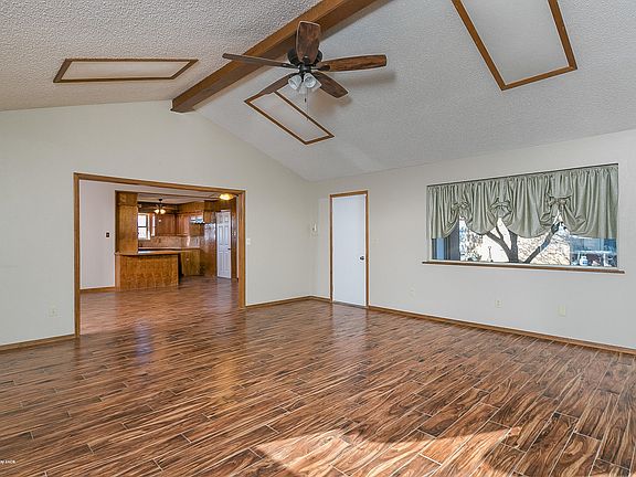 3rd image of 112 Theresa Ave