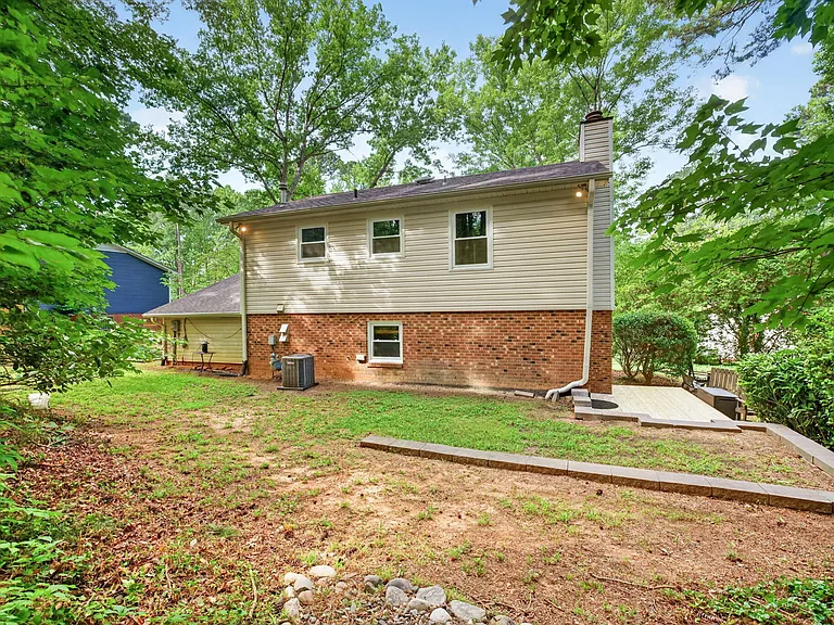 1526 Dirkson Ct — Photo 32