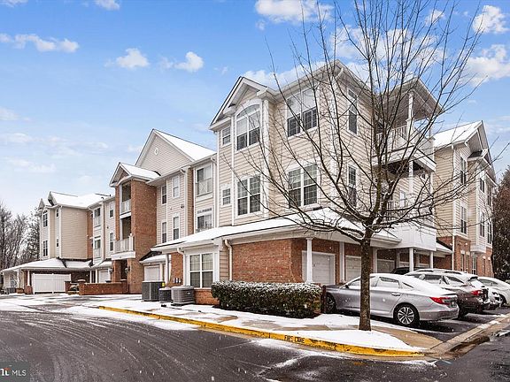 2nd image of 431 Hamlet Club Dr Unit 204