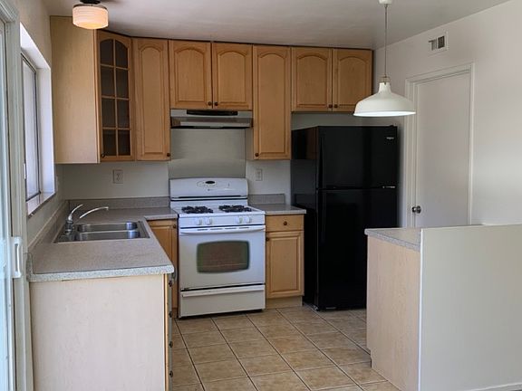 3rd image of 469 Serento Cir