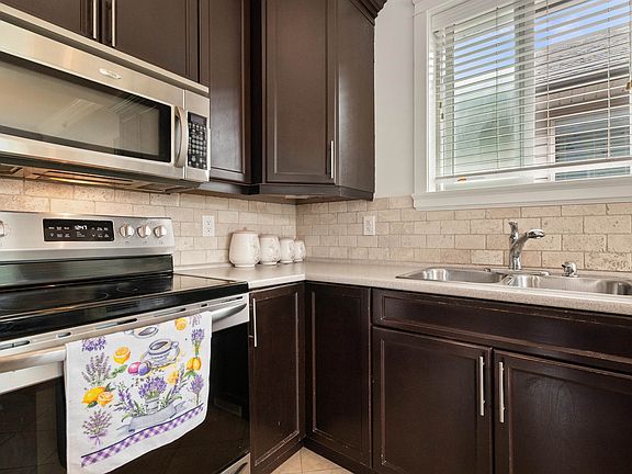 5th image of 9609 Saint David St